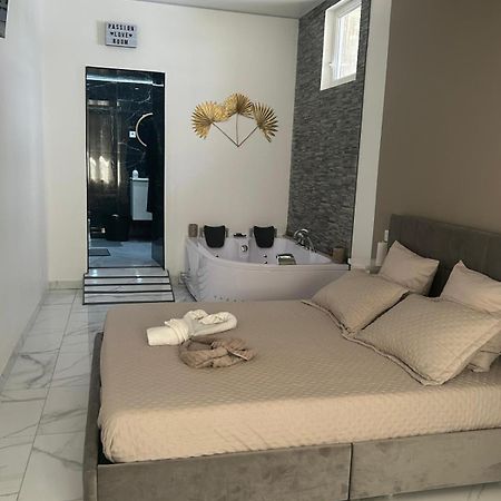 Suite Gold By L Amaryllis I Jacuzzi & Sauna Prive I Centre Beziers Arrivee Autonome 外观 照片